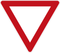Verkehrsschild Vorfahrt gewähren