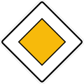 Verkehrsschild Vorfahrtstraße